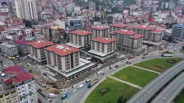 Les lieux de travail dans les blocs municipaux construits avec la transformation urbaine à Rize sont livrés aux titulaires de droits