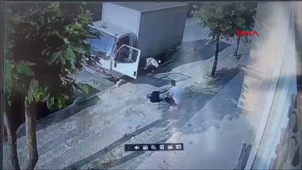Sultangazi'de ilginç akü hırsızlığı
