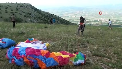 Denizli'nin ilçeleri yamaç paraşütü tutkunlarının gözdesi haline geliyor