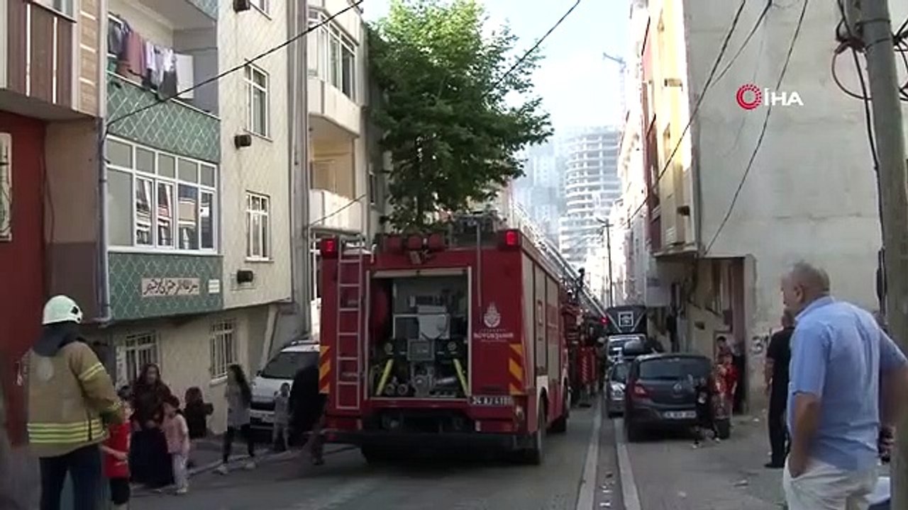 Les toits de 4 bâtiments ont pris feu à Esenyurt