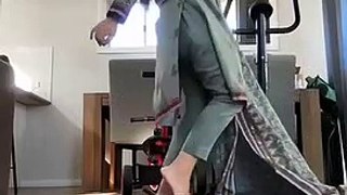 Cute Pakistan Girl Sexy dance on shakira song