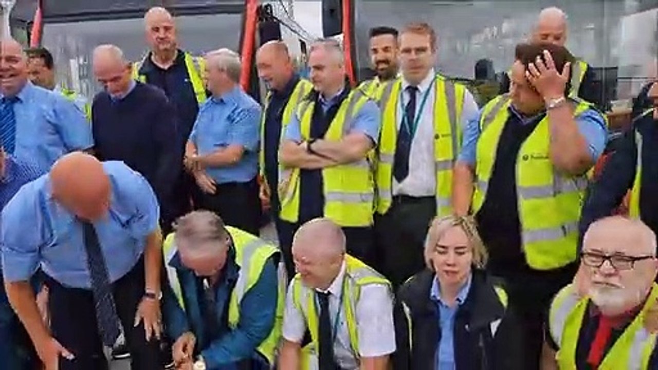 Busmen hand in keys after 183 years!