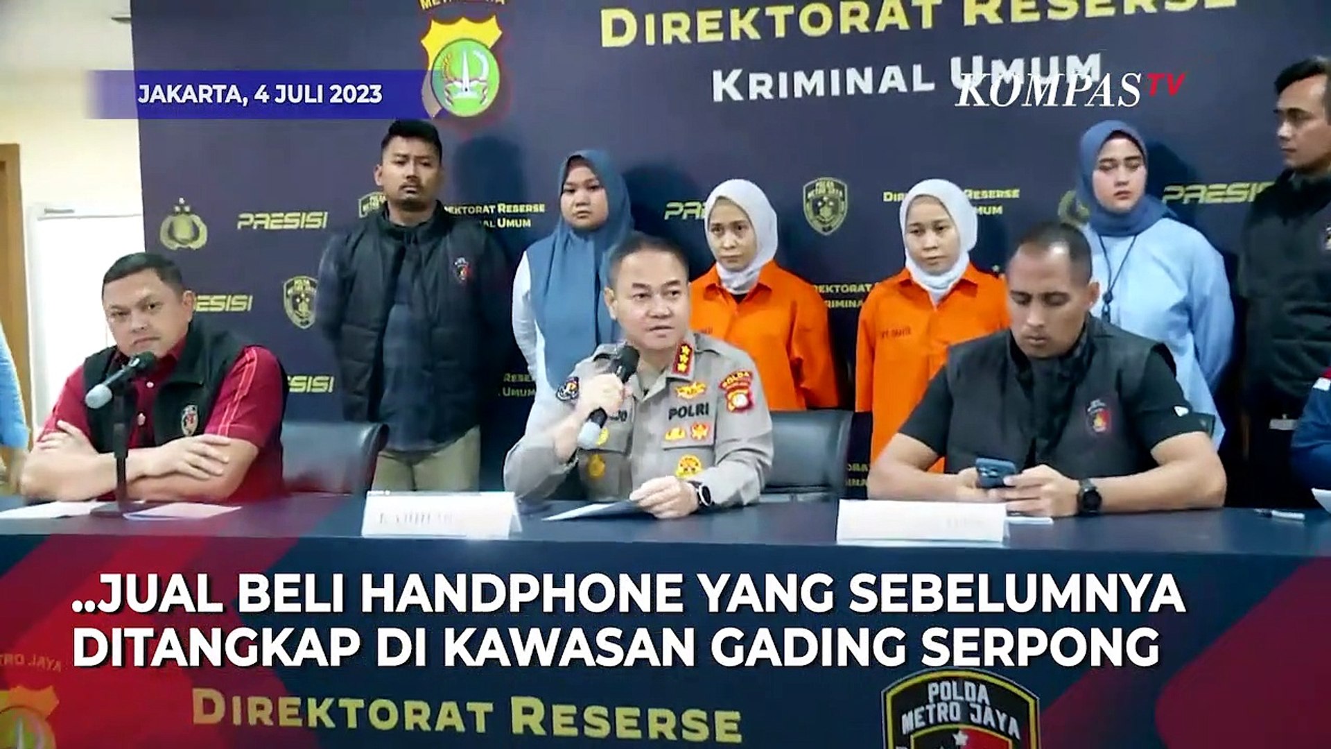 Tampang Si Kembar Rihana dan Rihani Pakai Baju Tahanan dan Diborgol!