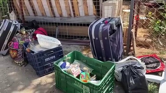 Kaçak gecekondu yıkımında zabıtanın 'Türk Bayrağı' hassasiyeti kamerada