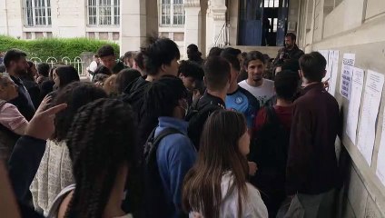 إعلان نتائج امتحانات الشهادة الثانوية في فرنسا