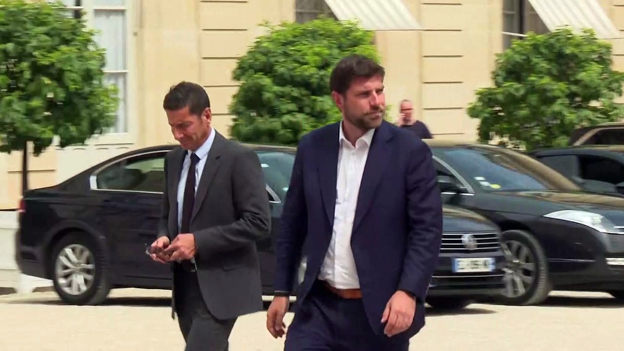 Nach ausschreitungen in frankreich: macron trifft bürgermeister