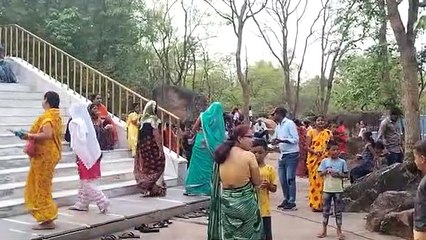 गुरु पूर्णिमा पर गरियाबंद साईं मंदिर में लगी भक्तों की भीड़