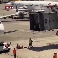 Yabancı uyruklu yolcular Sabiha Gökçen'i birbirine kattı! Körük kapısını zorlayıp aprona atladılar