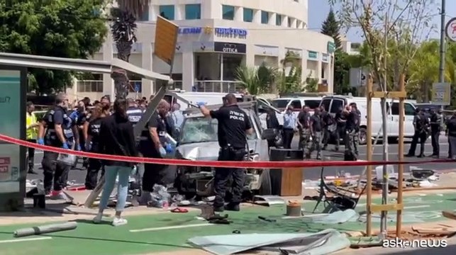 Israele, auto contro pedoni e accoltellamenti a Tel Aviv