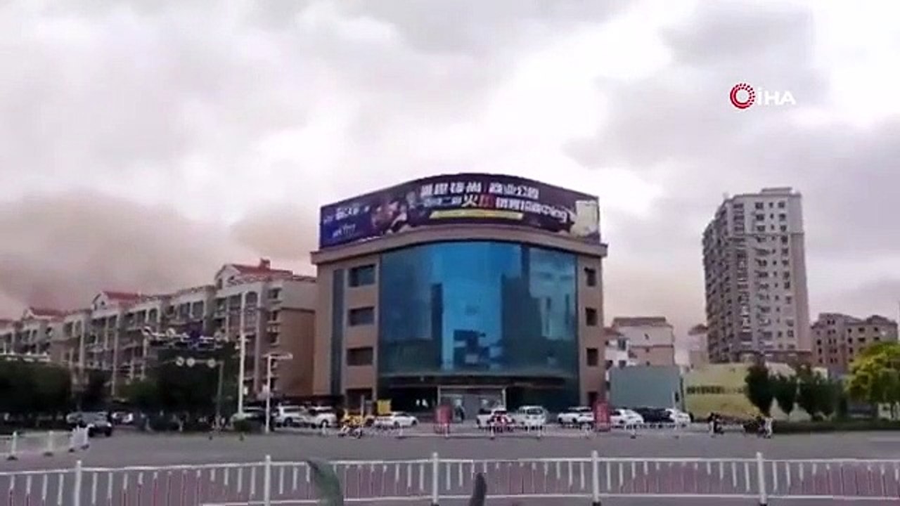 Çin'de dev kum fırtınası