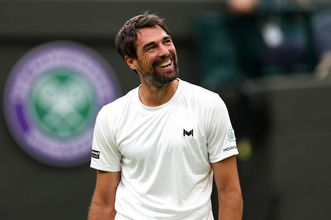 Wimbledon 2023 - Jérémy Chardy après son dernier match en carrière contre Carlos Alcaraz : "J'ai tourné la tête et j'ai vu ma femme et mon fils donc je me suis mis à pleurer..."