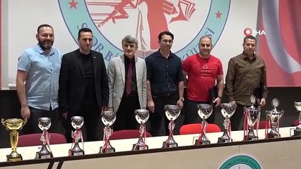 prof. Dr. Çetin Özdilek：Le taux de participation aux sports en Turquie est de 5 %