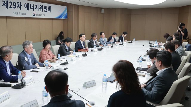 산업부 신규 원전 포함해 전력 공급 능력 확충 검토 / YTN