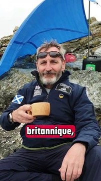 il tente de battre le record du monde de solitude et finit par être secouru par les gardes-côtes