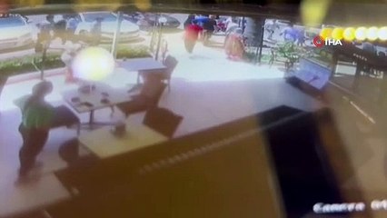 İzmir'de vahşet: Köpeği tekmeleyerek böyle öldürdü