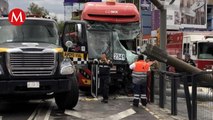 Reportan 10 lesionados tras choque de Metrobús contra poste en la CdMx