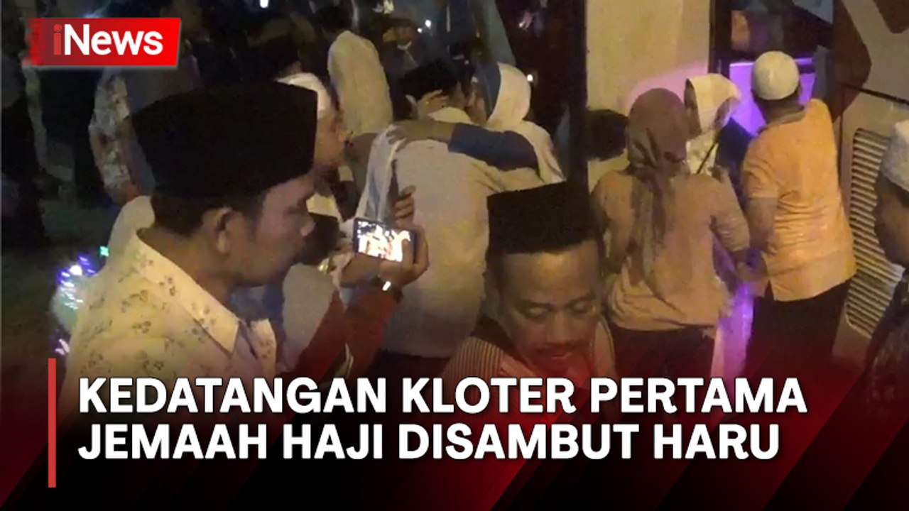 Jemaah Haji Kloter Pertama Tiba di Bangkalan Disambut Tangis Haru Keluarga