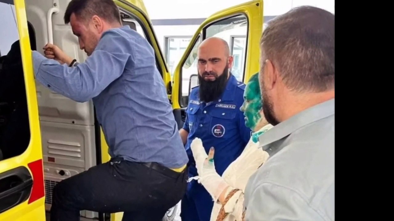 Female Russian Journalist Has Hair Shaved Off,Fingers Broken,Head Doused With Green Dye in Chechnya