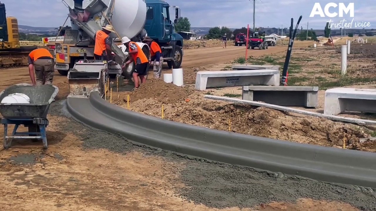 Generic subdivision/growing Bathurst video - video Dailymotion