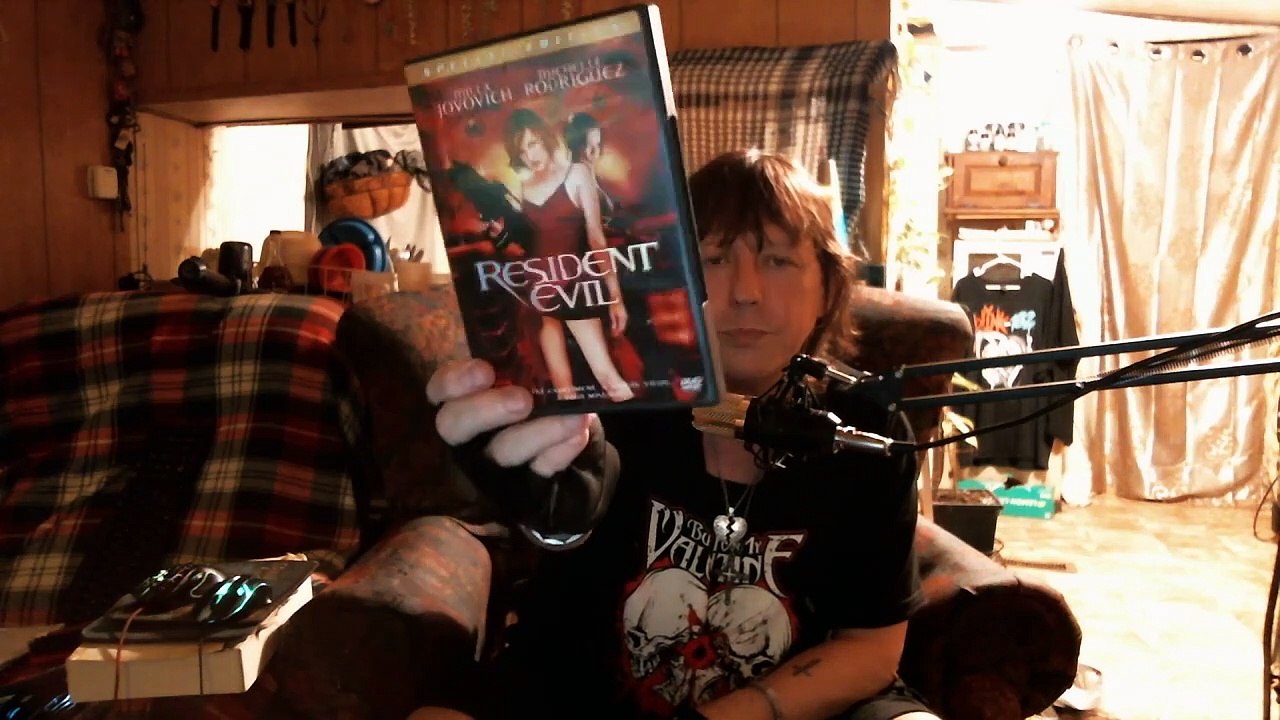 Scream With Me : Resident Evil (2002) Milla Jovovich, Michelle Rodriguez, Eric Mabius