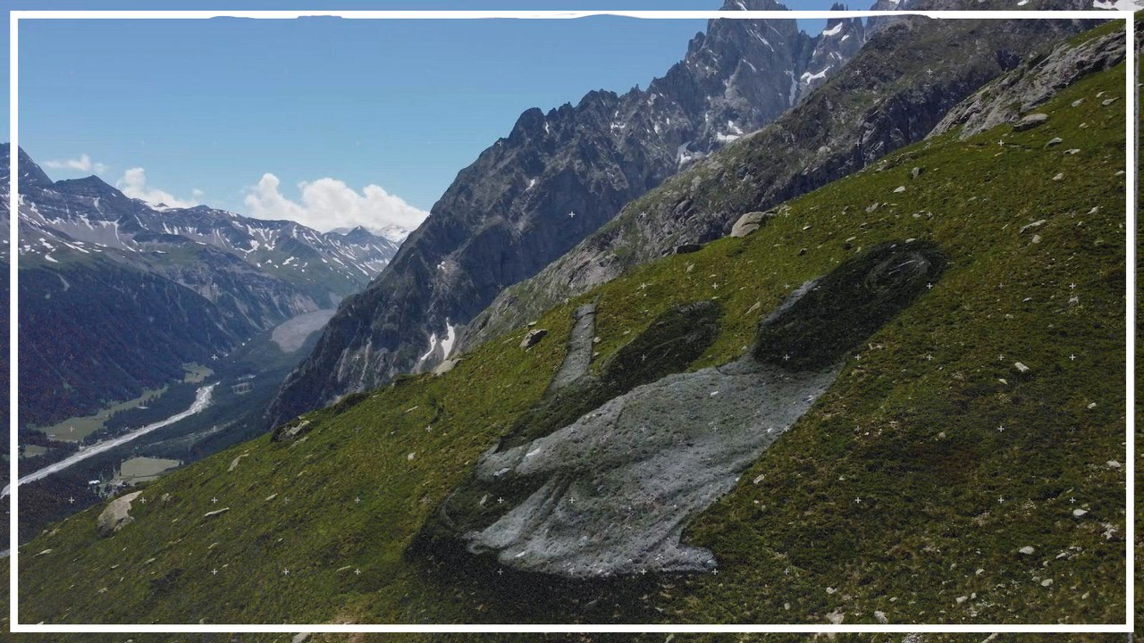 Riesige Malerei am Fuß des Mont Blanc: Eine Einladung die Natur zu bewundern