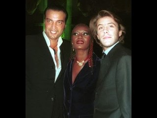 Atila Altaunbay a perdu tout contact avec sa famille après être devenu le mari de Grace Jones