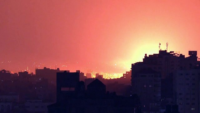 اسرائيل تشن غارات جوية على قطاع غزة ردا على إطلاق صواريخ