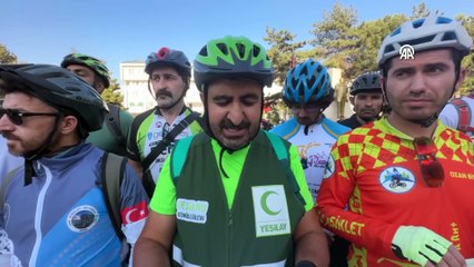 Van'da 150 kişi "araç senin yol hepimizin" sloganıyla pedal çevirdi