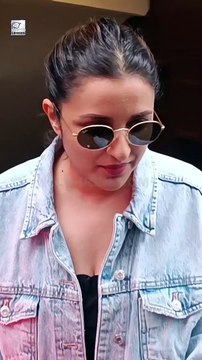 Parineeti Chopra flashes her cute smile