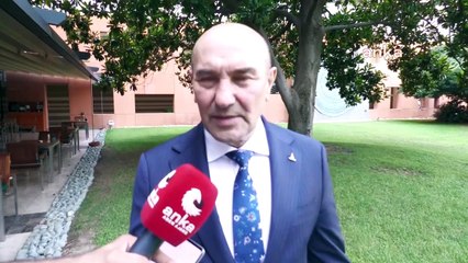 İzmir'de Arapça tabelalar indirildi, Başkan Soyer: Bunlara izin vermememiz gerekiyor, biz de gereğini yapıyoruz