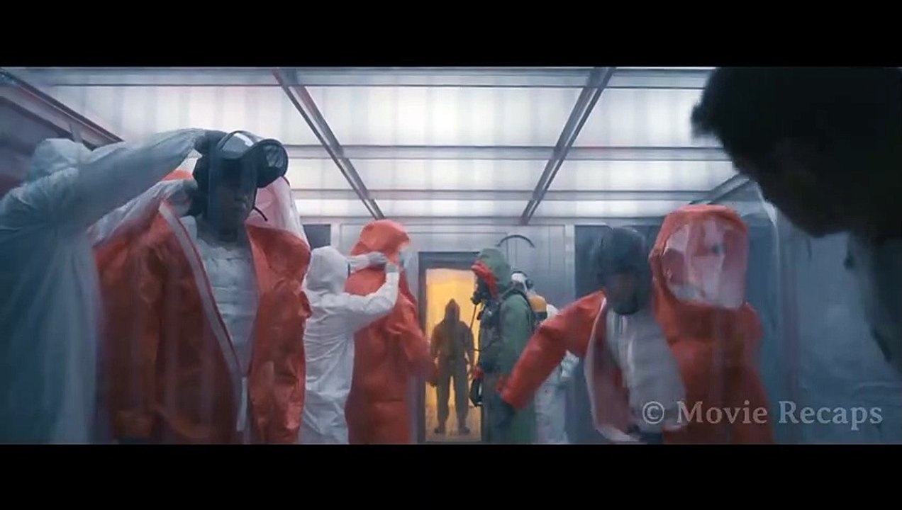 A Linguist is Trying to Avoid a Global War With Aliens After Giant Spaceships Landed on Earth