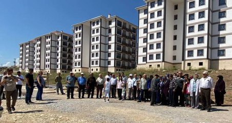 Çorum’da 6 yıldır TOKİ’den konutlarını teslim alamayan vatandaşlardan tepki: Biz ölünce mi verecekler?
