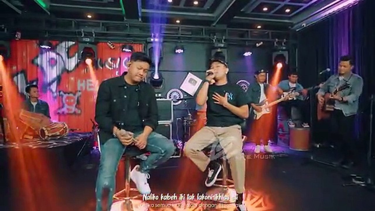 Denny caknan feat Miqbal - Dadi Siji Official music