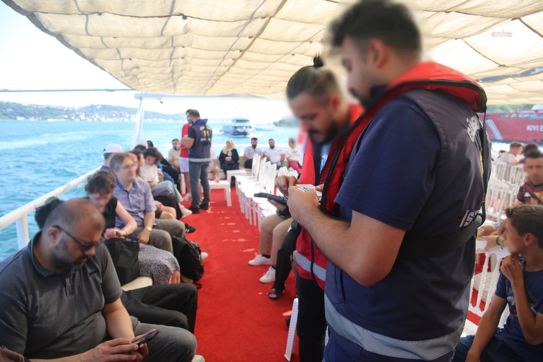 İstanbul'da 25 tur teknesi denetlendi, 354 kaçak göçmen yakalandı
