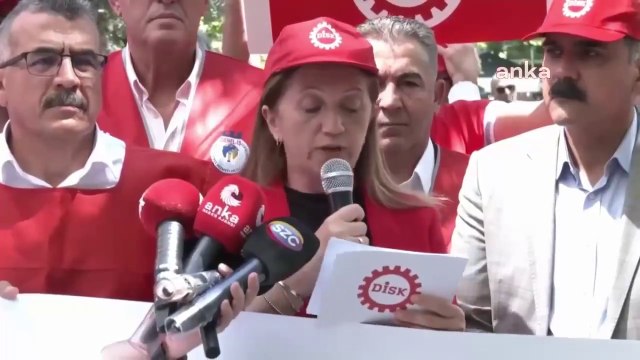 DİSK, TÜİK önünden seslendi: Gerçekleri açıklayın, ekmeğimizle oynamayın