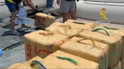 Así ha sido la operación en el yate atracado en el puerto de Santa Pola