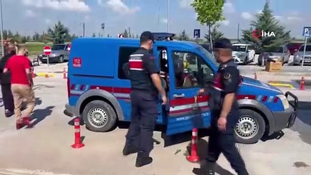 Jandarma 6 ayda 2 bin 897 aranan şahsı yakaladı