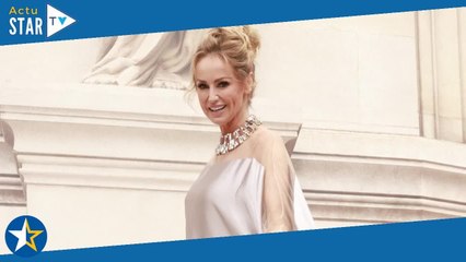 Adriana Karembeu rayonne malgré une mauvaise nouvelle au défilé Stéphane Rolland, pris d'assaut par