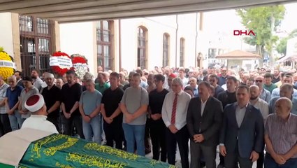 Mete Gazoz dedesini son yolculuğuna uğurladı