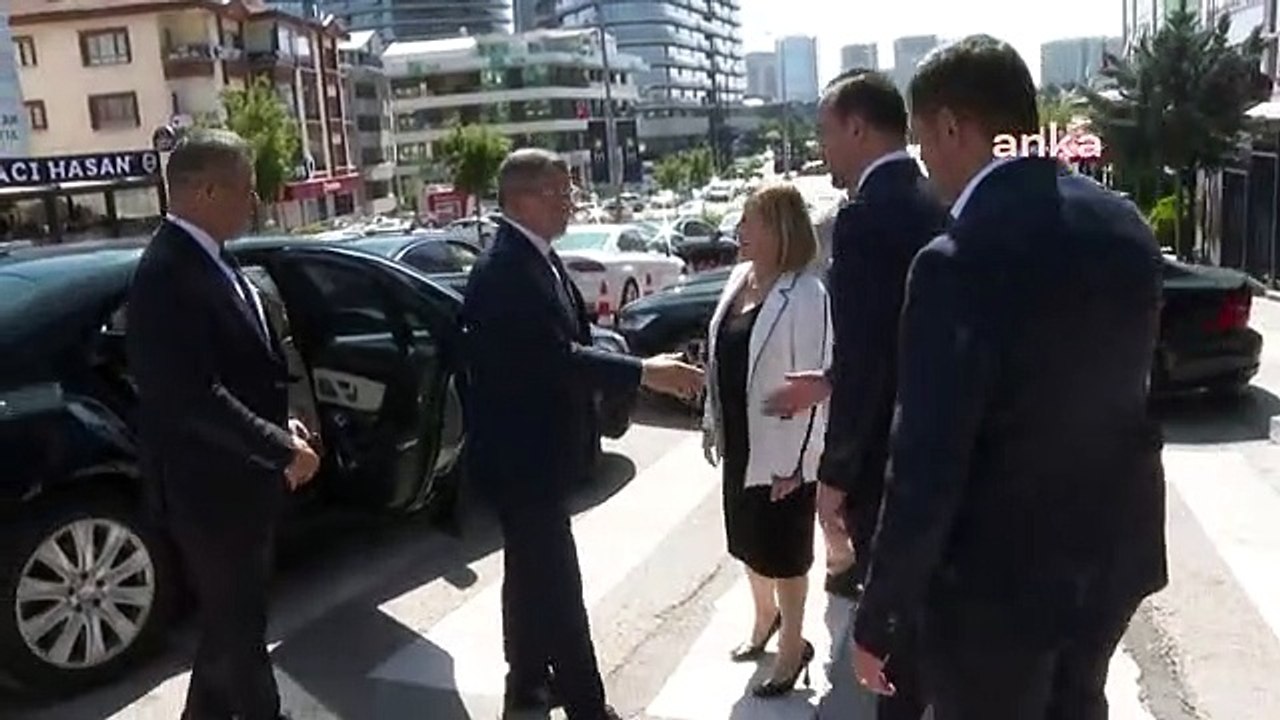 İyi Parti Genel Başkanı Akşener, Gelecek Partisi Genel Başkanı Davutoğlu ile Görüştü