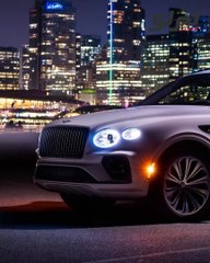 ميزات فريدة توحي بالثقة Bentayga EWB Azure 2023