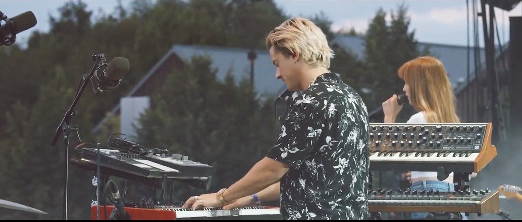 London Grammar chante "Wasting My Young Years" à Rock en Seine