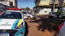 Carros se envolvem em forte colisão no cruzamento das Ruas São Paulo e Barão do Cerro Azul