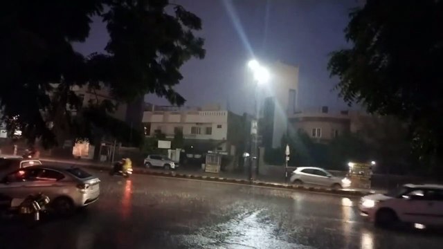 Rain in Ajmer: भिगोया तेज बरसात ने, सड़कों पर बहा पानी