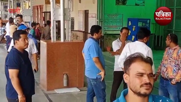 Vande Bharat : हवा की रफ्तार से दौड़ी, देखने उमड़े लोग, सेल्फ ली, Watch Video