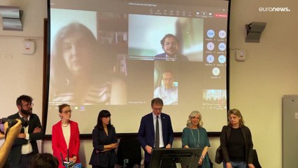 عبر الفيديو.. شهادة جامعية إيطالية للباحث المصري باتريك زكي المتهم "بنشر أخبار كاذبة"