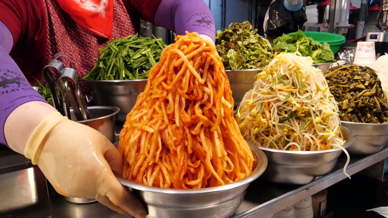 광장시장 보리밥 비빔밥, 칼국수 - vegetable bibimbap, kalguksu - korean food