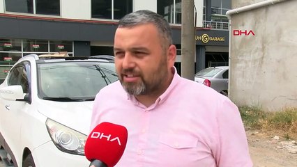 Des os d'animaux jetés de l'appartement ont endommagé le toit de la voiture ! Dégâts matériels 25 mille lires