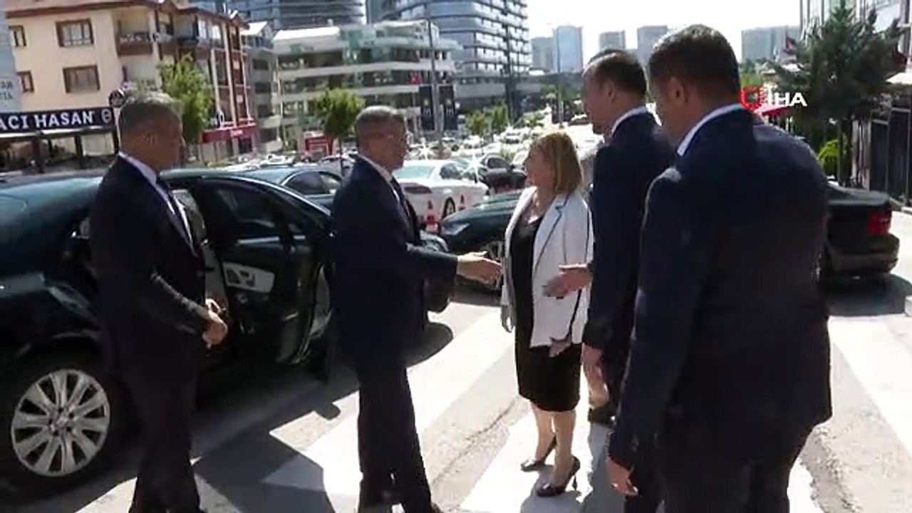 İYİ Parti lideri Akşener, Gelecek Partisi lideri Davutoğlu ile görüştü