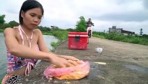 Best Video Fishing _ Amazed Beautiful Girl Fishing with Traditional Hooks